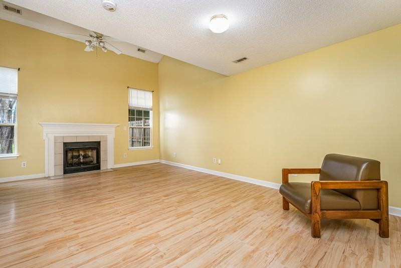 9026 Tibble Creek Way - Photo 5 of 32
