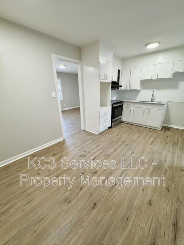 5938 E 136th St - Photo 7 of 14