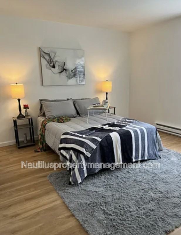 825 Balboa Ave #107 - Photo 7 of 11