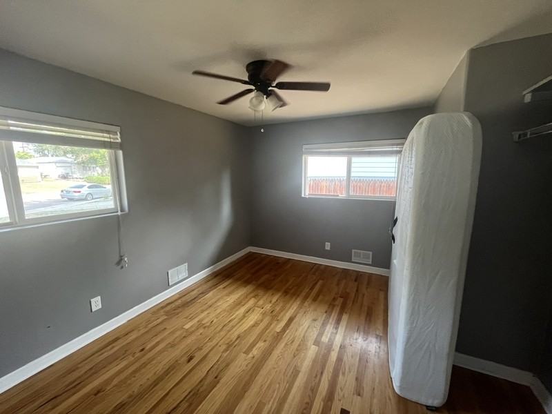 7436 Knox Ct - Photo 5 of 10