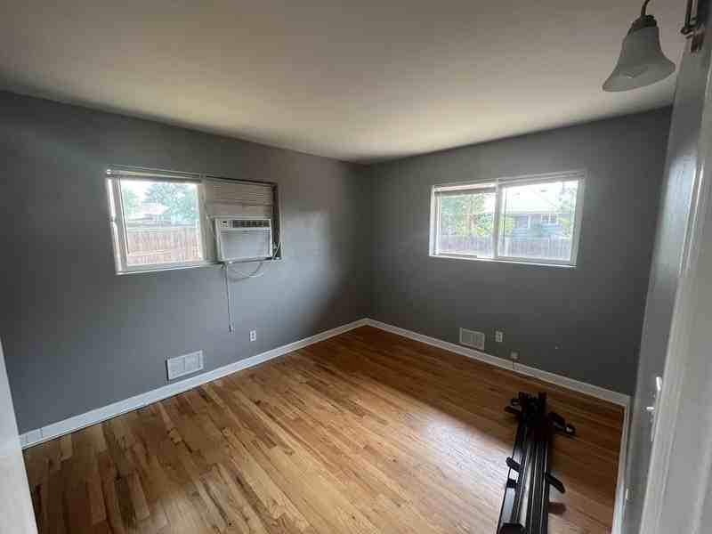 7436 Knox Ct - Photo 6 of 10
