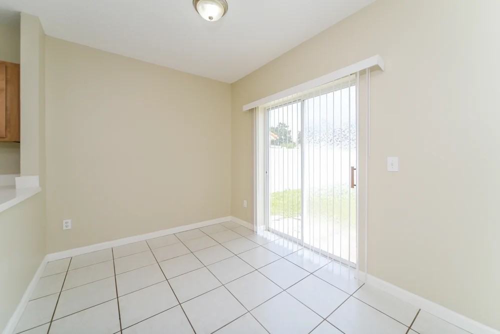 2337 Cordova Ct - Photo 3 of 10