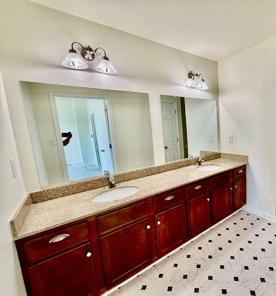 419 Jacobsen Dr #419 - Photo 2 of 21