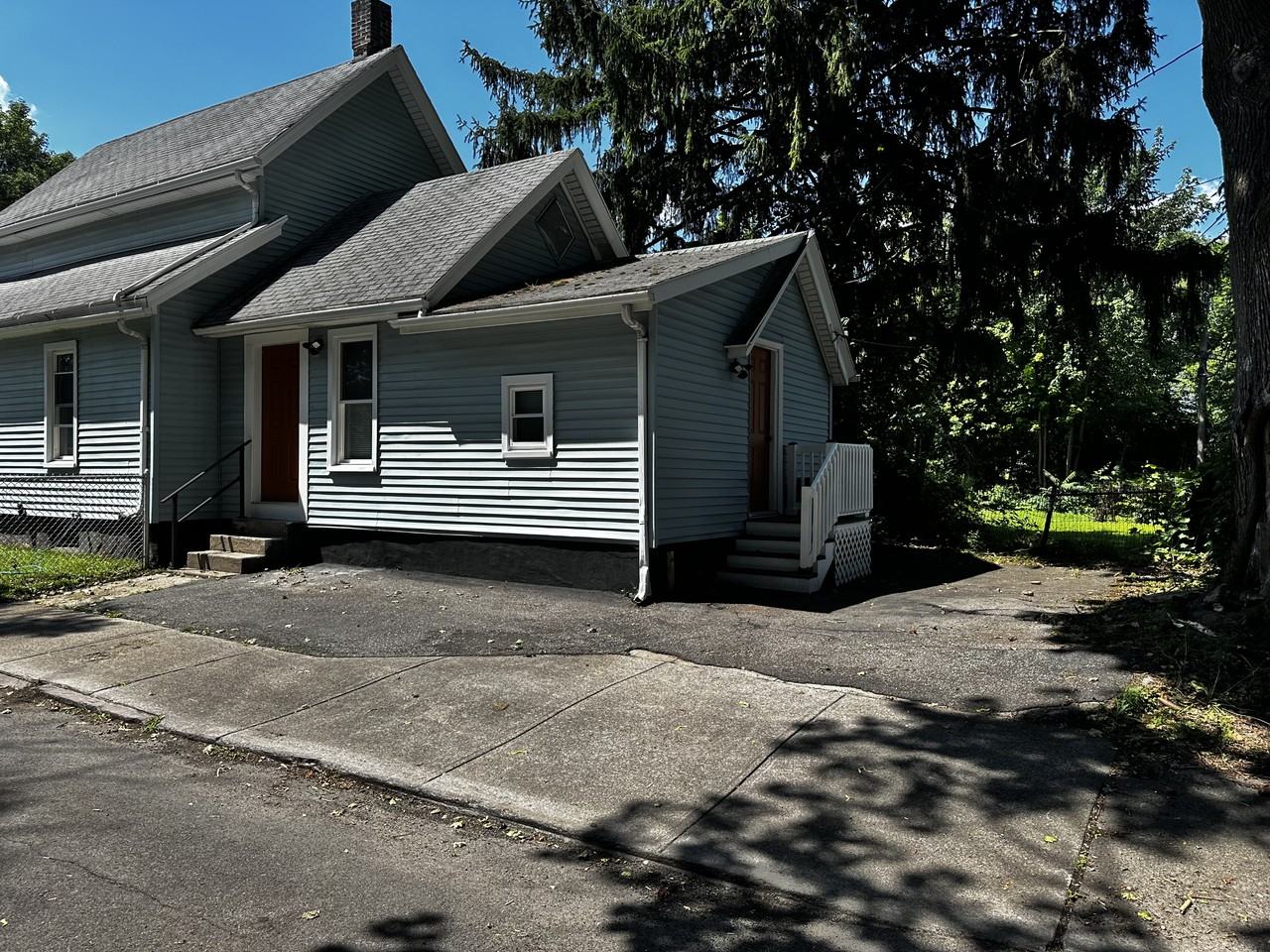 268 Jefferson Ter - Photo 3 of 12
