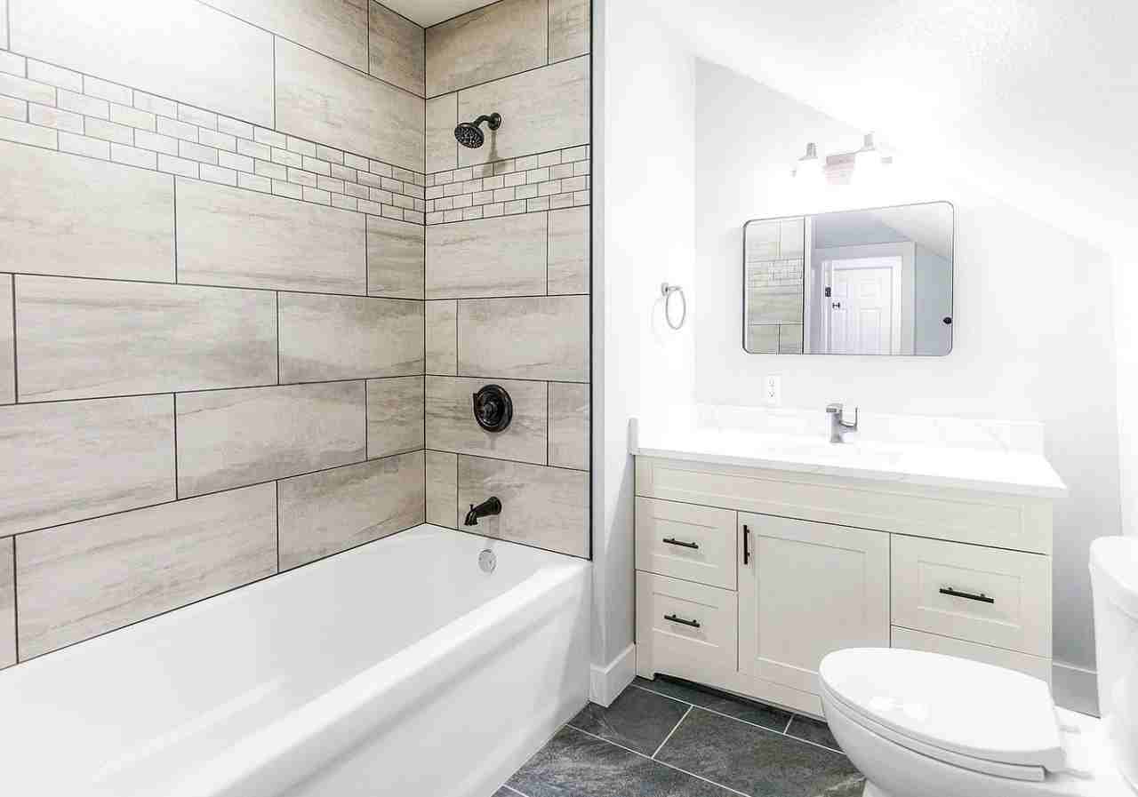 1604 Pierre St - Photo 3 of 10