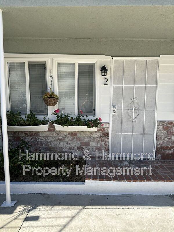 5854 Tujunga Ave #2 - Photo 2 of 25