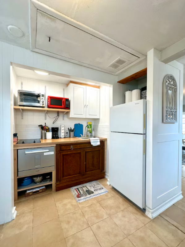 10548 Lake Dr - Photo 4 of 34