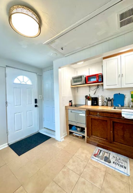 10548 Lake Dr - Photo 5 of 34