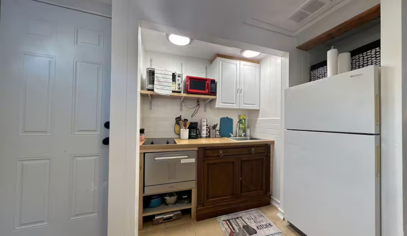 10548 Lake Dr - Photo 6 of 34