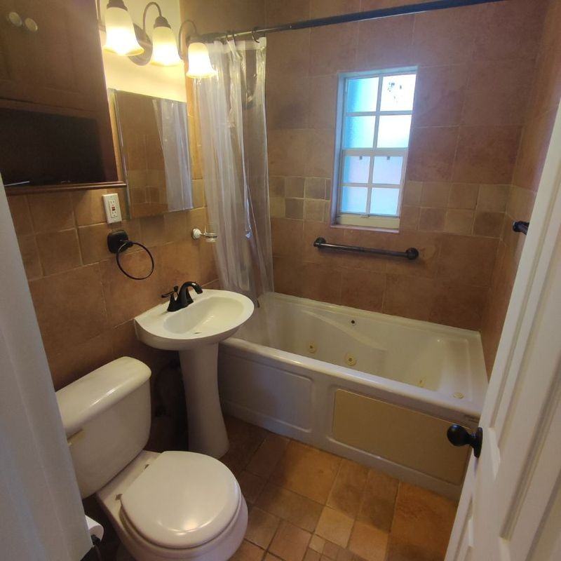 2955 Sw 38th Ave - Photo 5 of 16