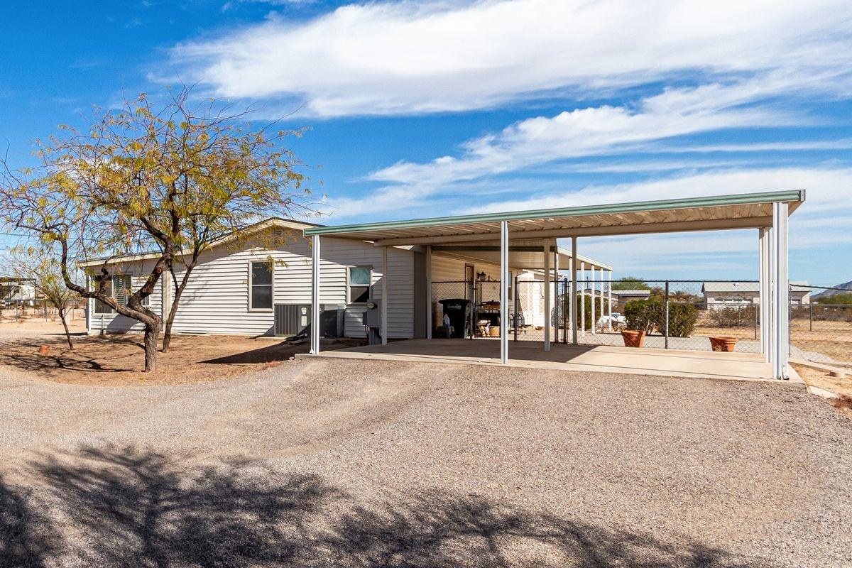 16697 W Hopi Dr - Photo 2 of 19