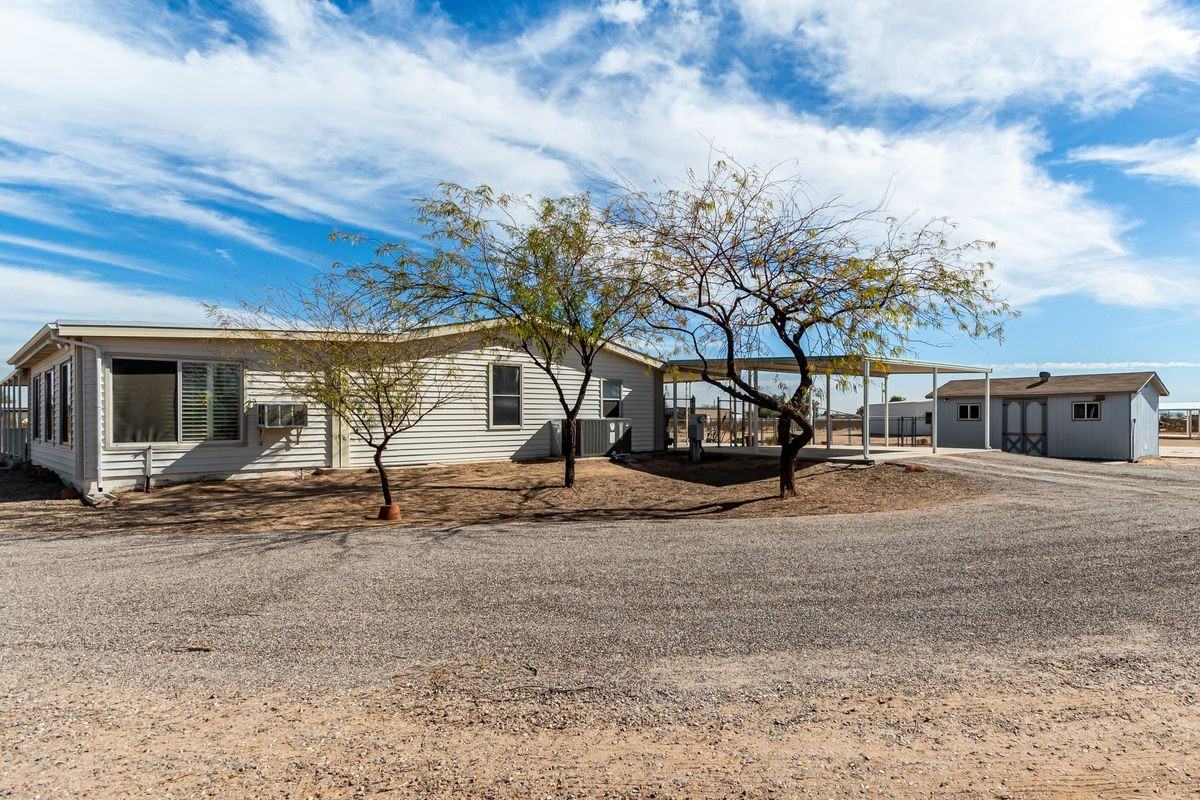 16697 W Hopi Dr - Photo 3 of 19