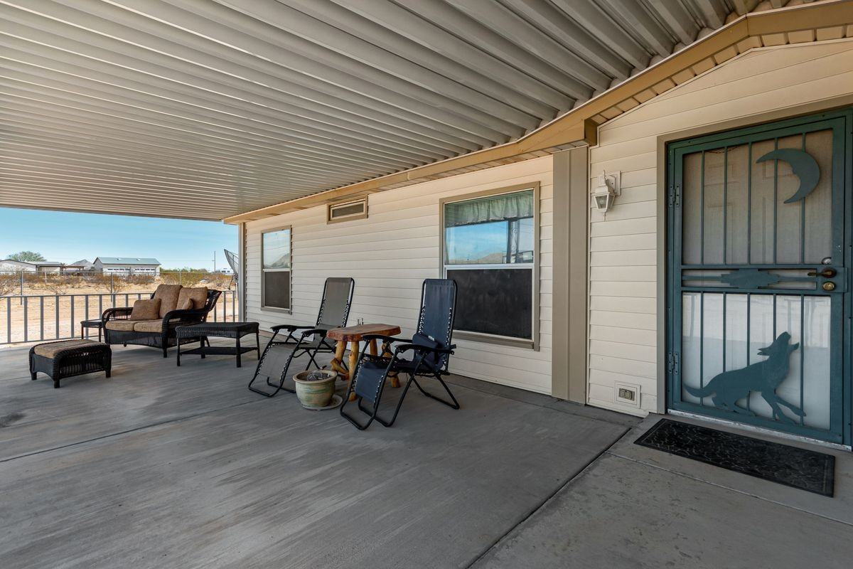 16697 W Hopi Dr - Photo 4 of 19