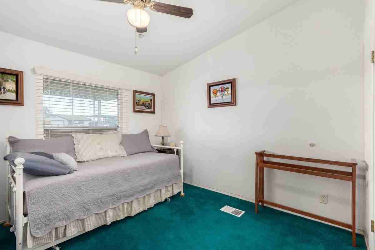 16697 W Hopi Dr - Photo 6 of 19
