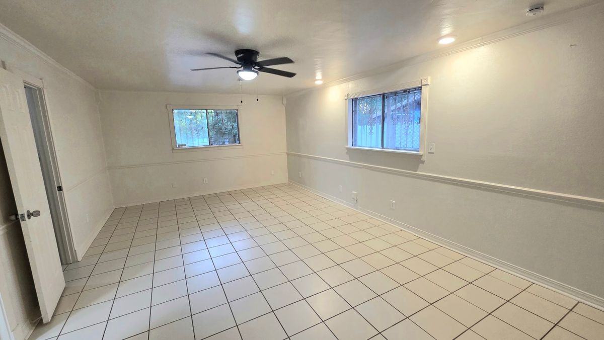 215 Johnson Dr - Photo 5 of 22