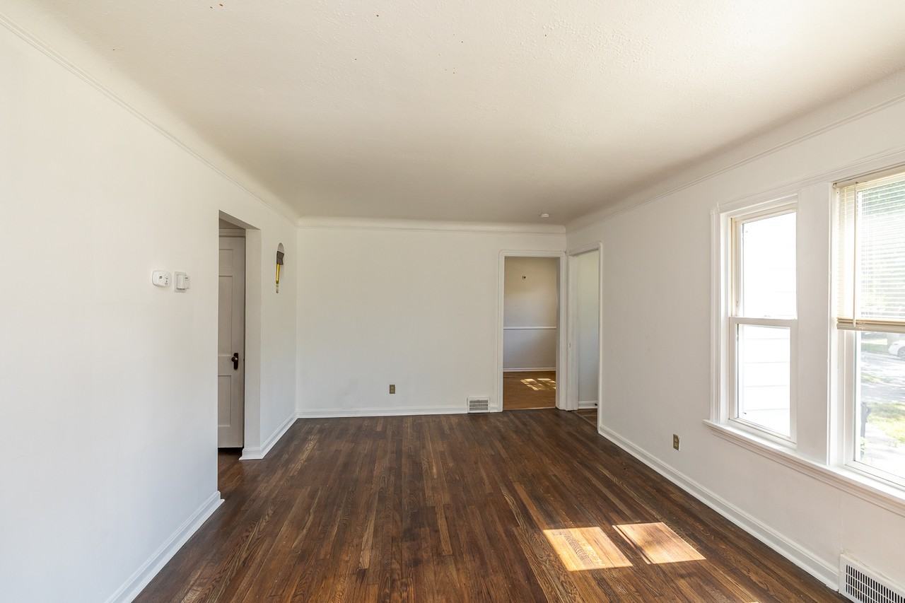 4770 Burleigh Rd - Photo 5 of 19