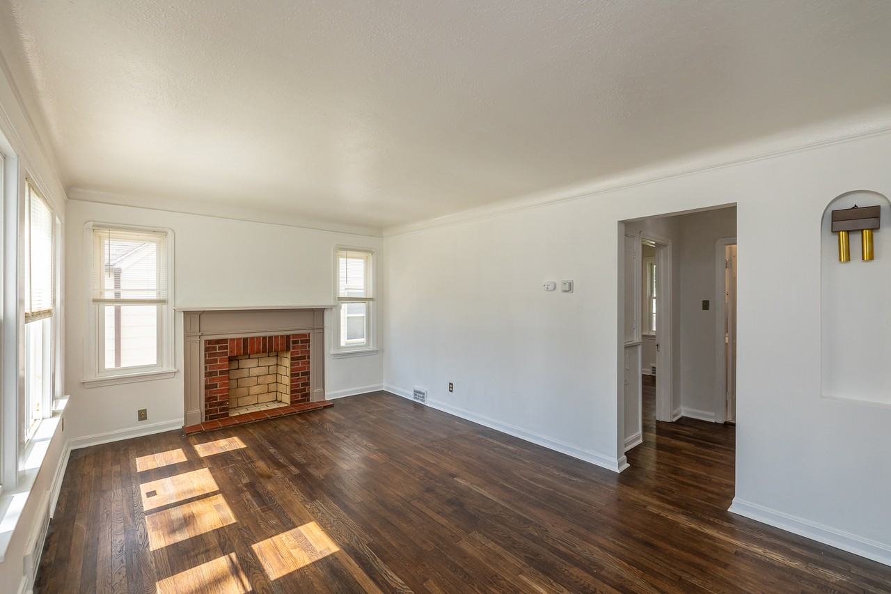 4770 Burleigh Rd - Photo 6 of 19