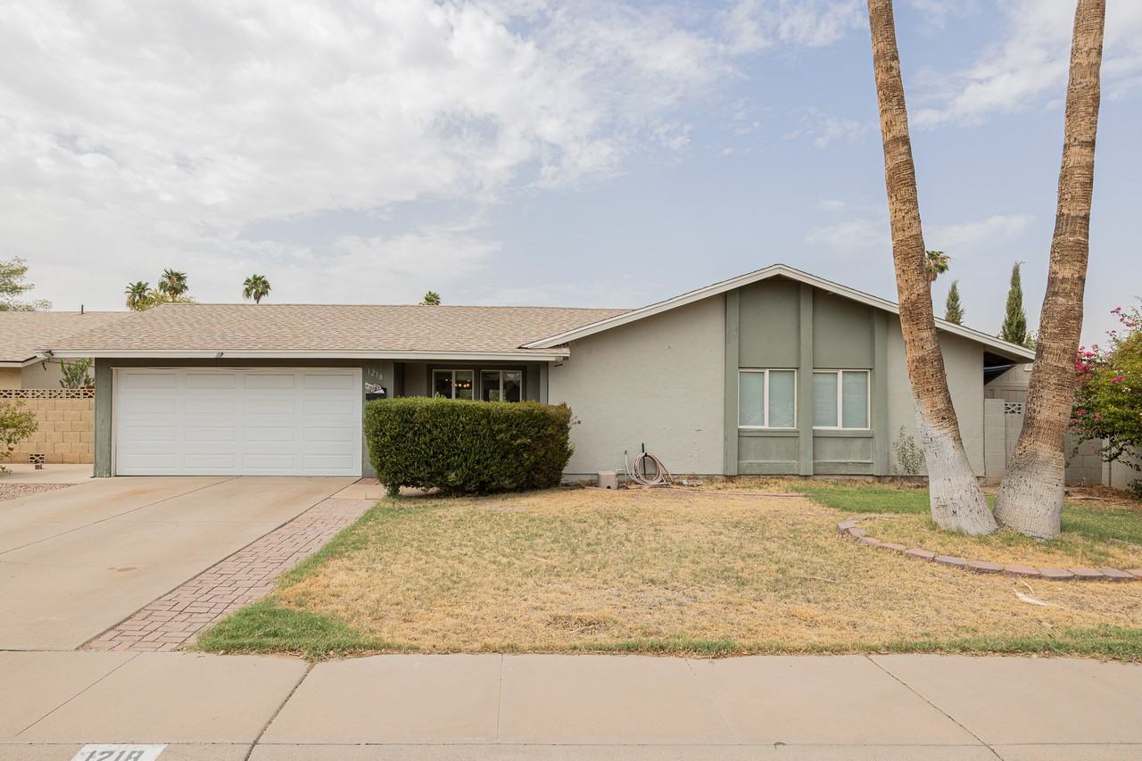 1218 E Carter Dr - Photo 2 of 30