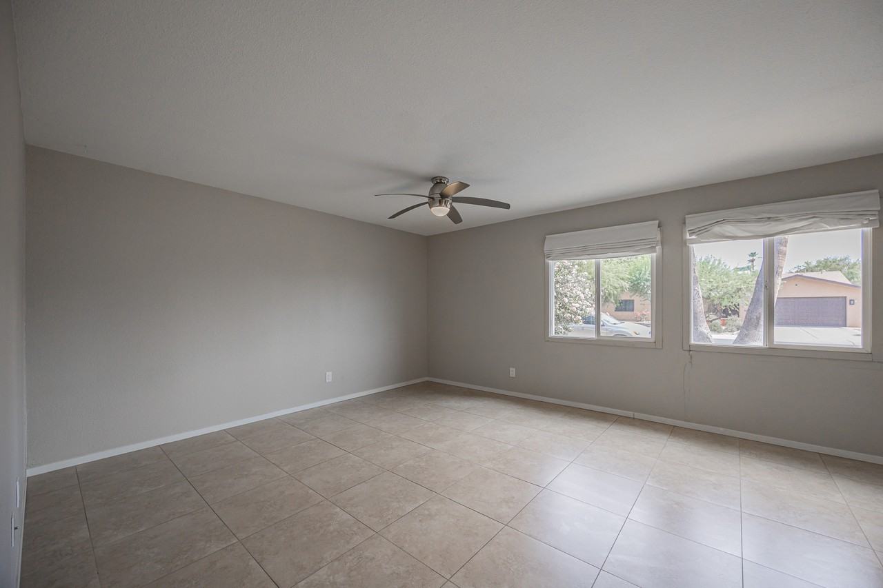 1218 E Carter Dr - Photo 7 of 30