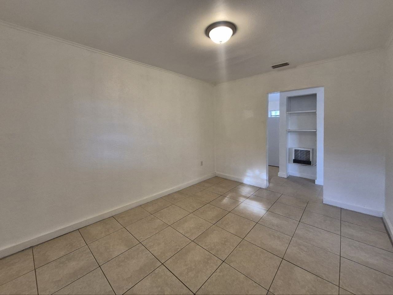 1726 W Chestnut St #B - Photo 6 of 20