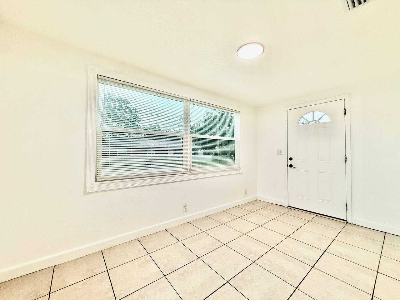 8004 N Marks St - Photo 6 of 27