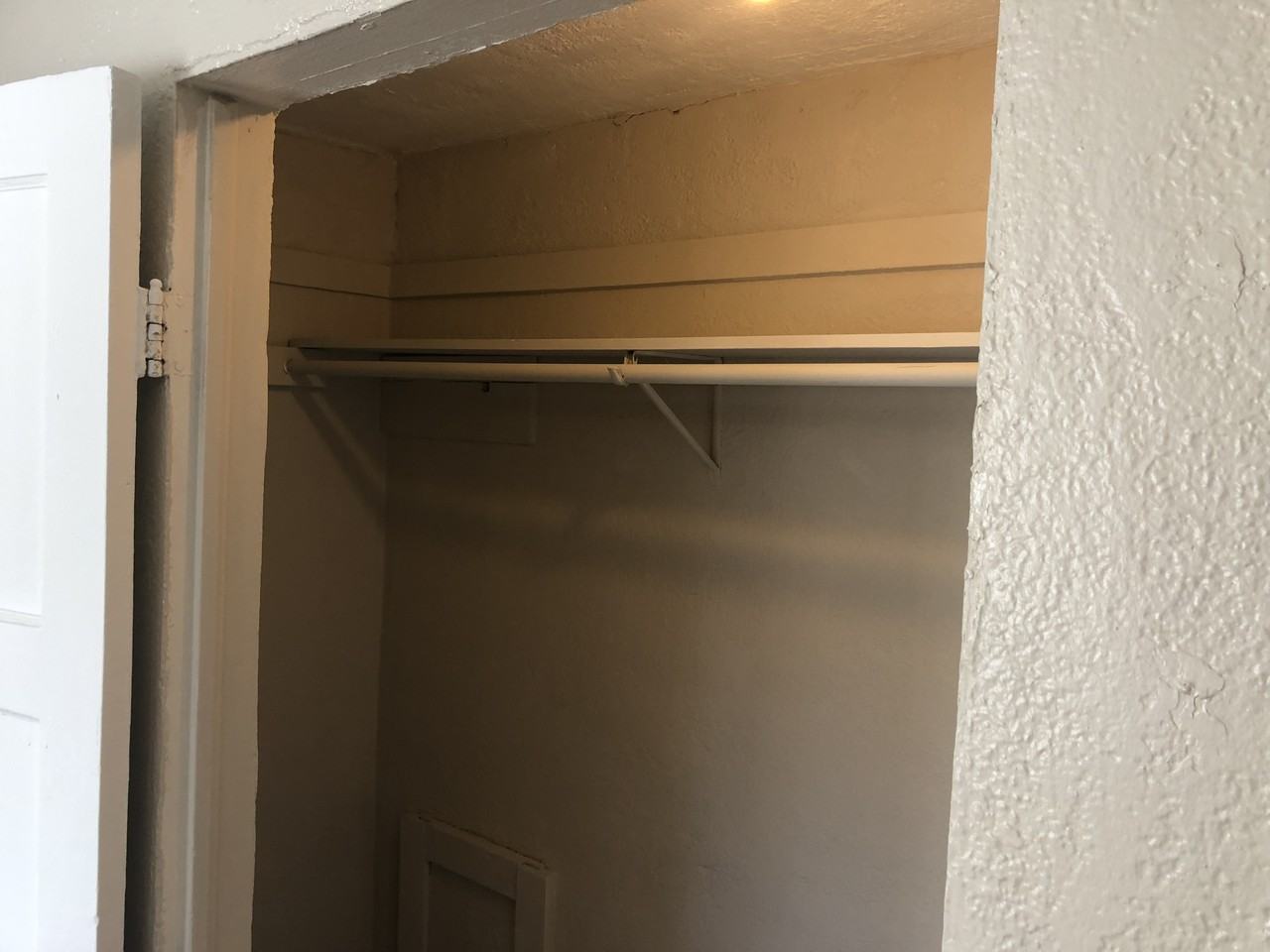 1211 Copper Ave Ne - Photo 4 of 10