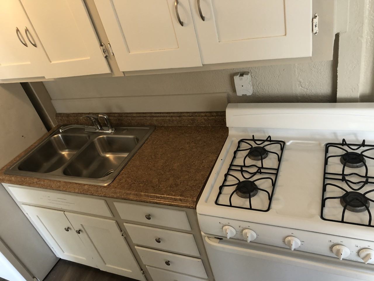1211 Copper Ave Ne - Photo 7 of 10