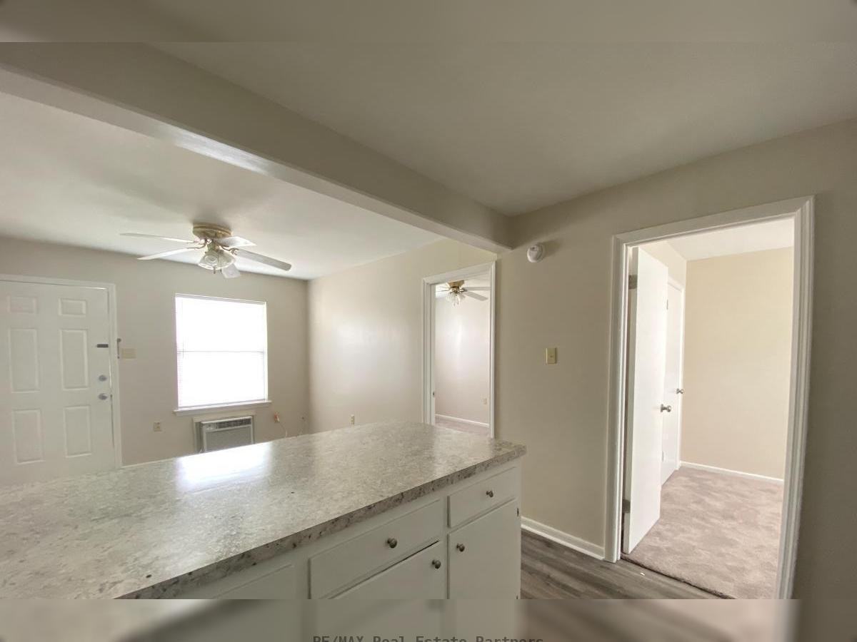 404 N 40Th Ave - Photo 5 of 10