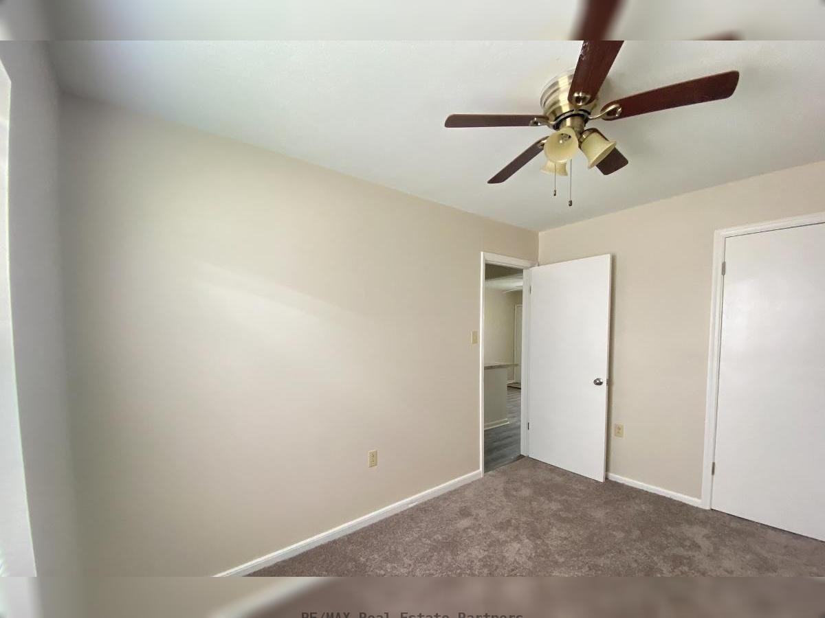 404 N 40Th Ave - Photo 6 of 10