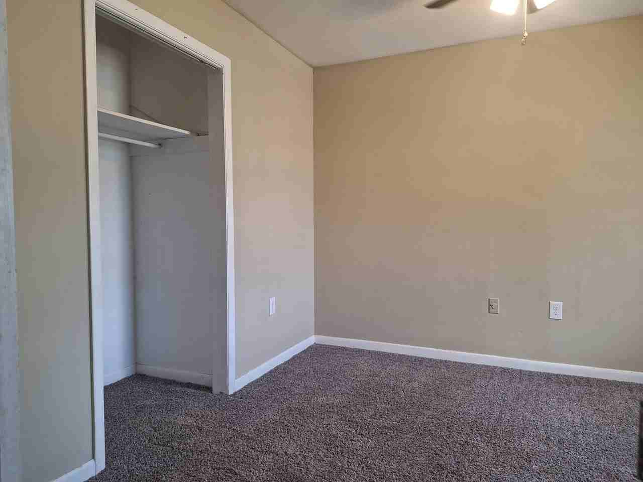 49 Hillcrest Dr - Photo 4 of 6