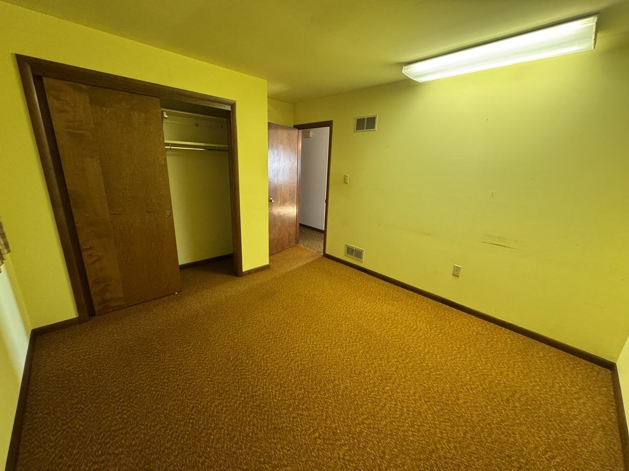1136 Lexington Rd - Photo 7 of 26