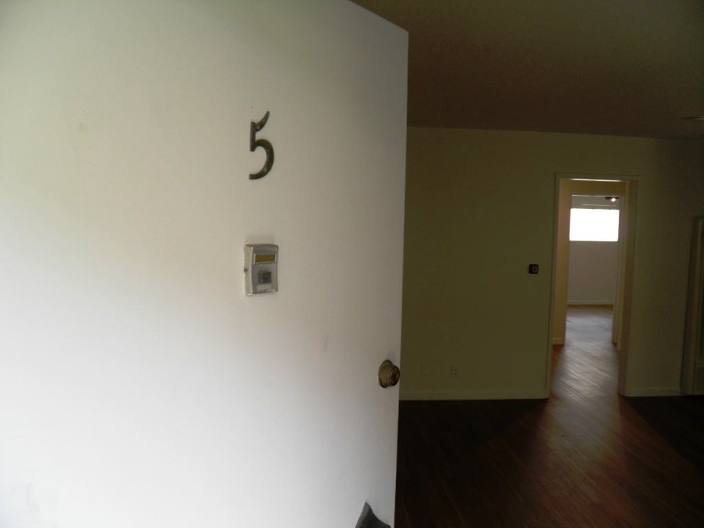 1908 11th St #5 - Photo 2 of 24