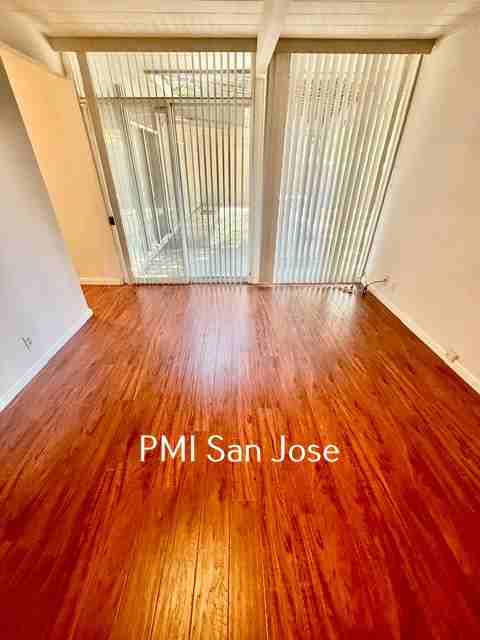 2066 Sandalwood Ct - Photo 2 of 23