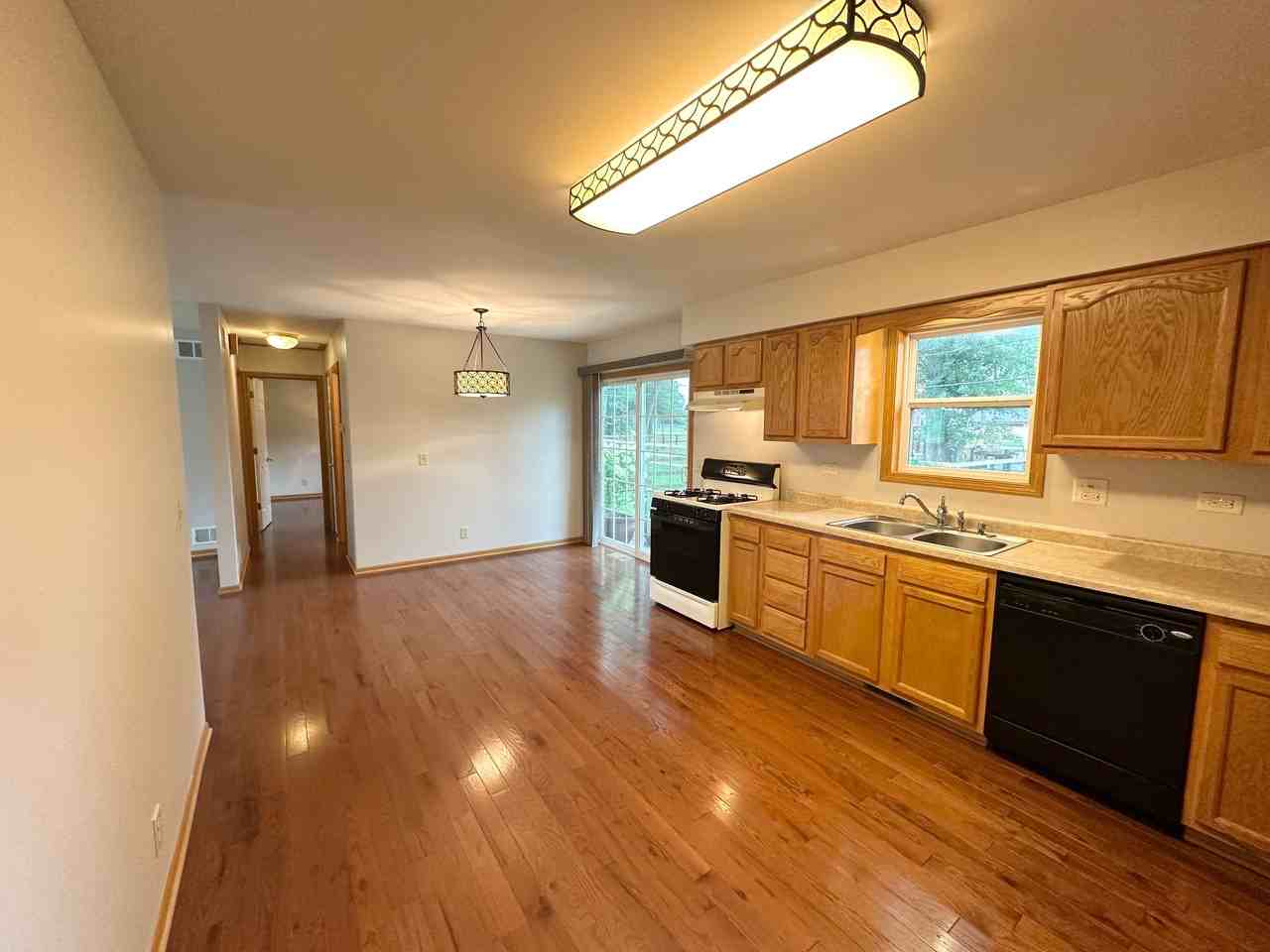 7103 Hiawatha Dr - Photo 3 of 24