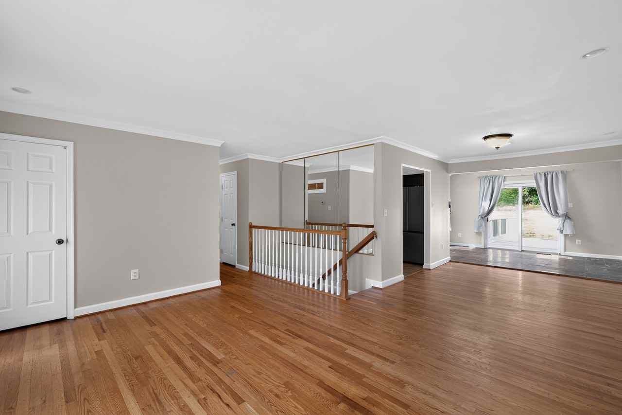 6014 Leewood Dr - Photo 2 of 15