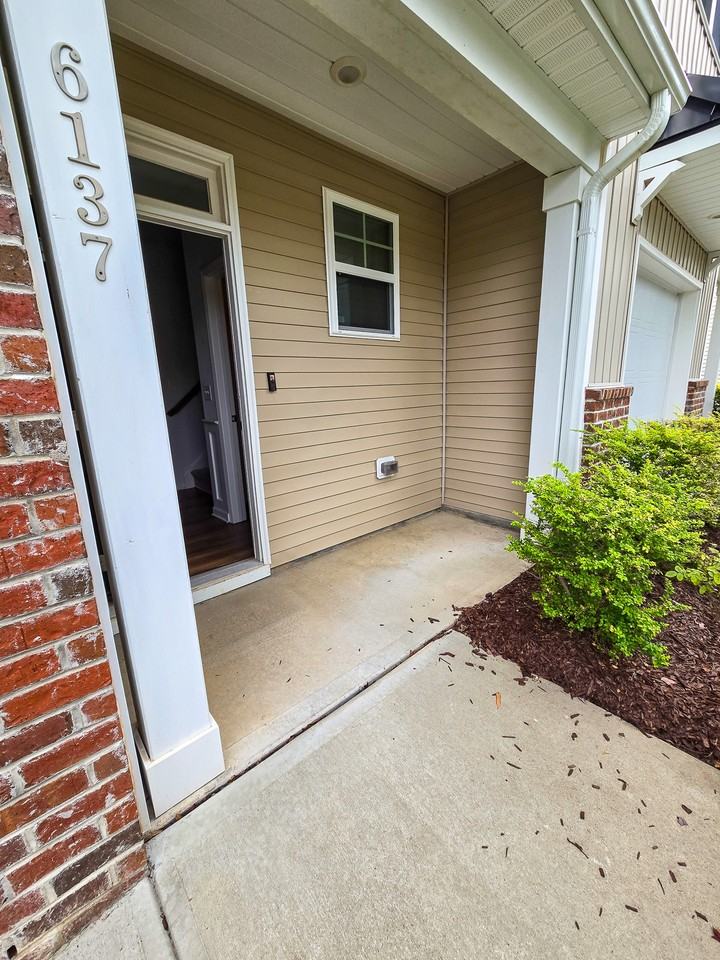 6137 Beale Loop - Photo 2 of 42