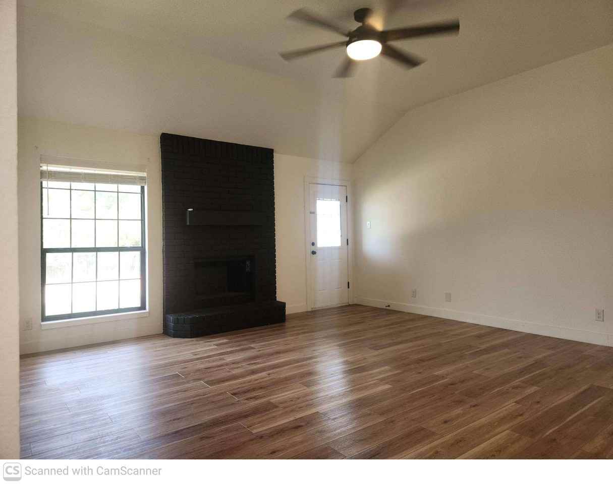 3904 Sawtooth Dr - Photo 2 of 10