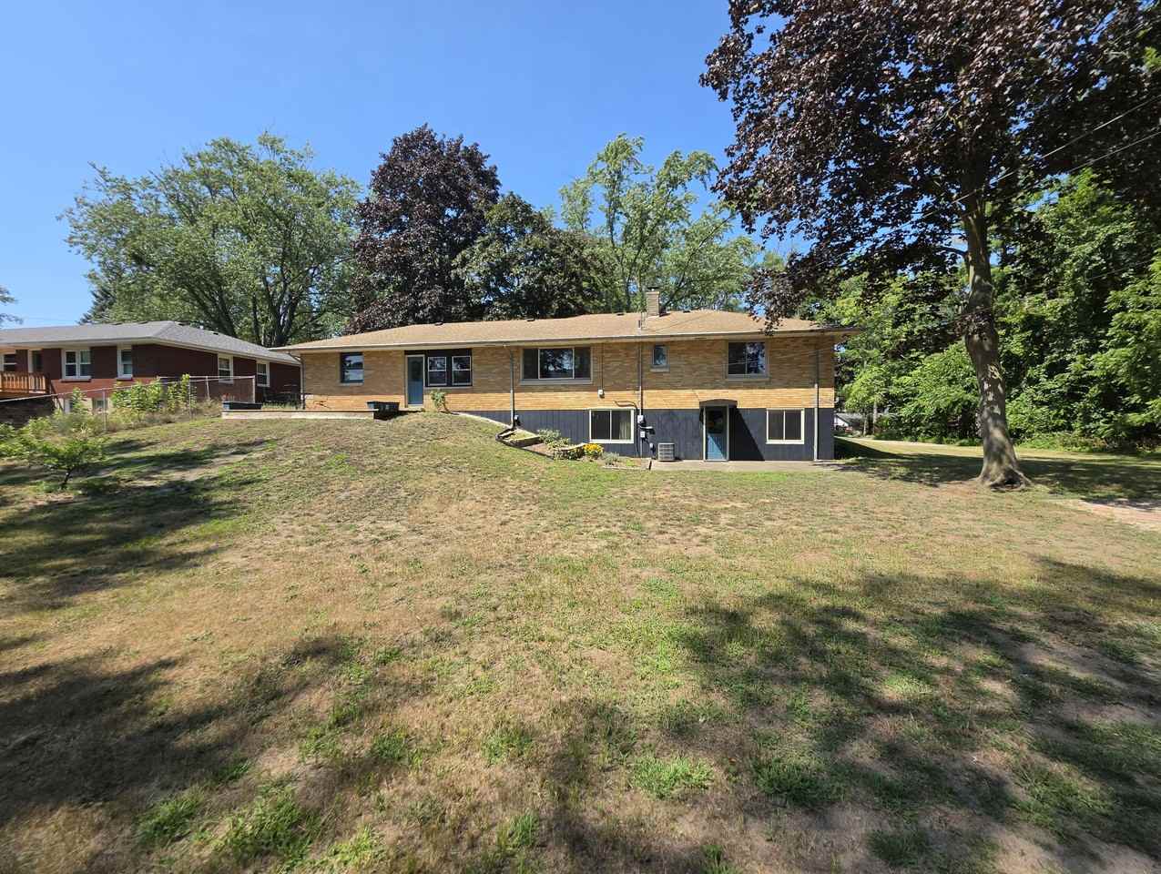 1106 Ardmore St - Photo 3 of 23