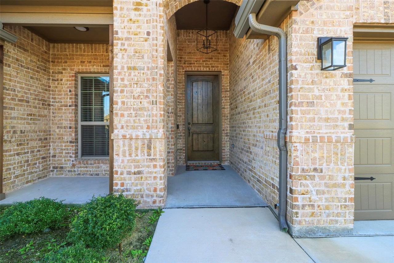 624 Ethan Dr - Photo 4 of 8
