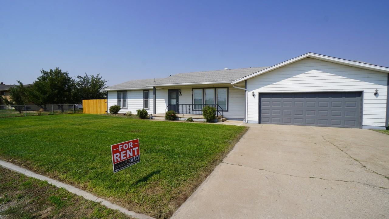 615 Sw - Photo 2 of 29