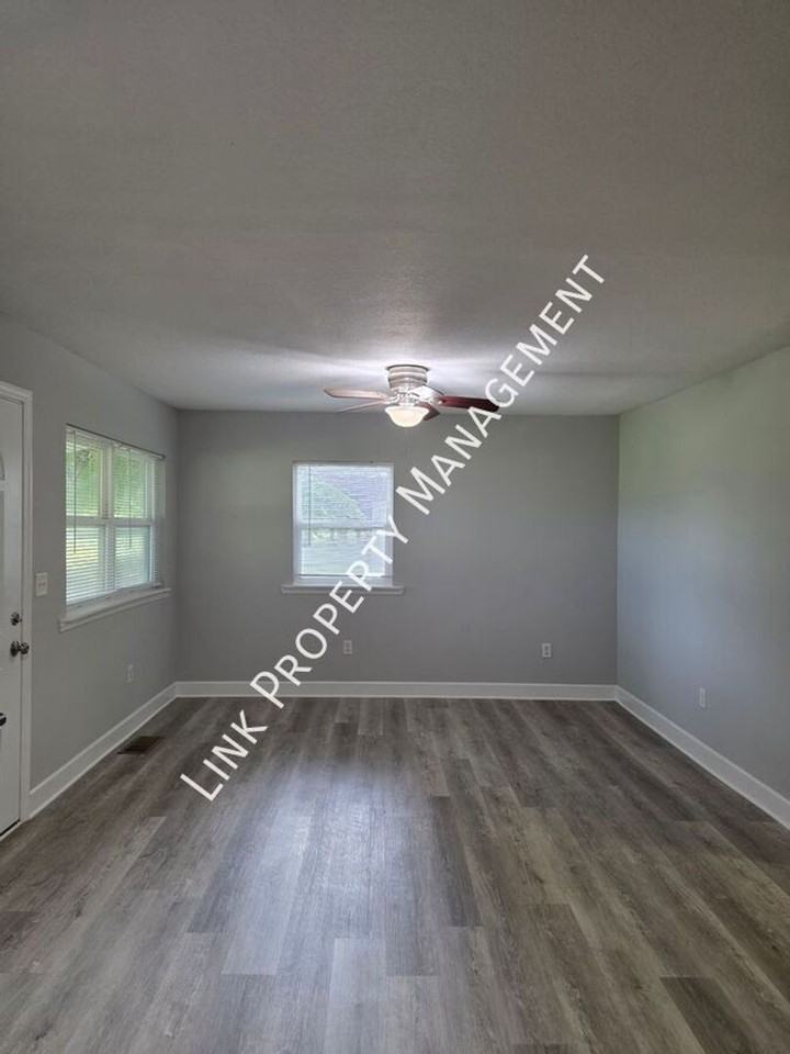 2111 Mount Pisgah Rd - Photo 3 of 31