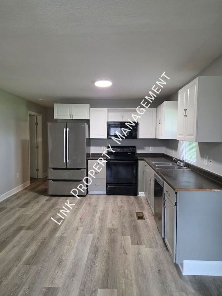 2111 Mount Pisgah Rd - Photo 4 of 31