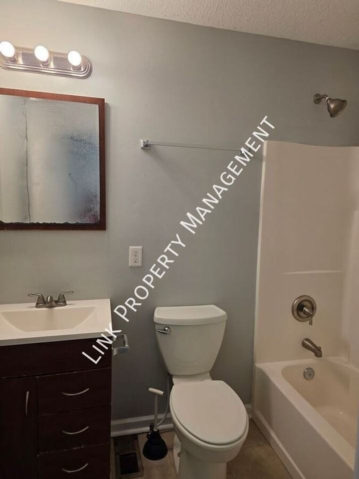 2111 Mount Pisgah Rd - Photo 7 of 31
