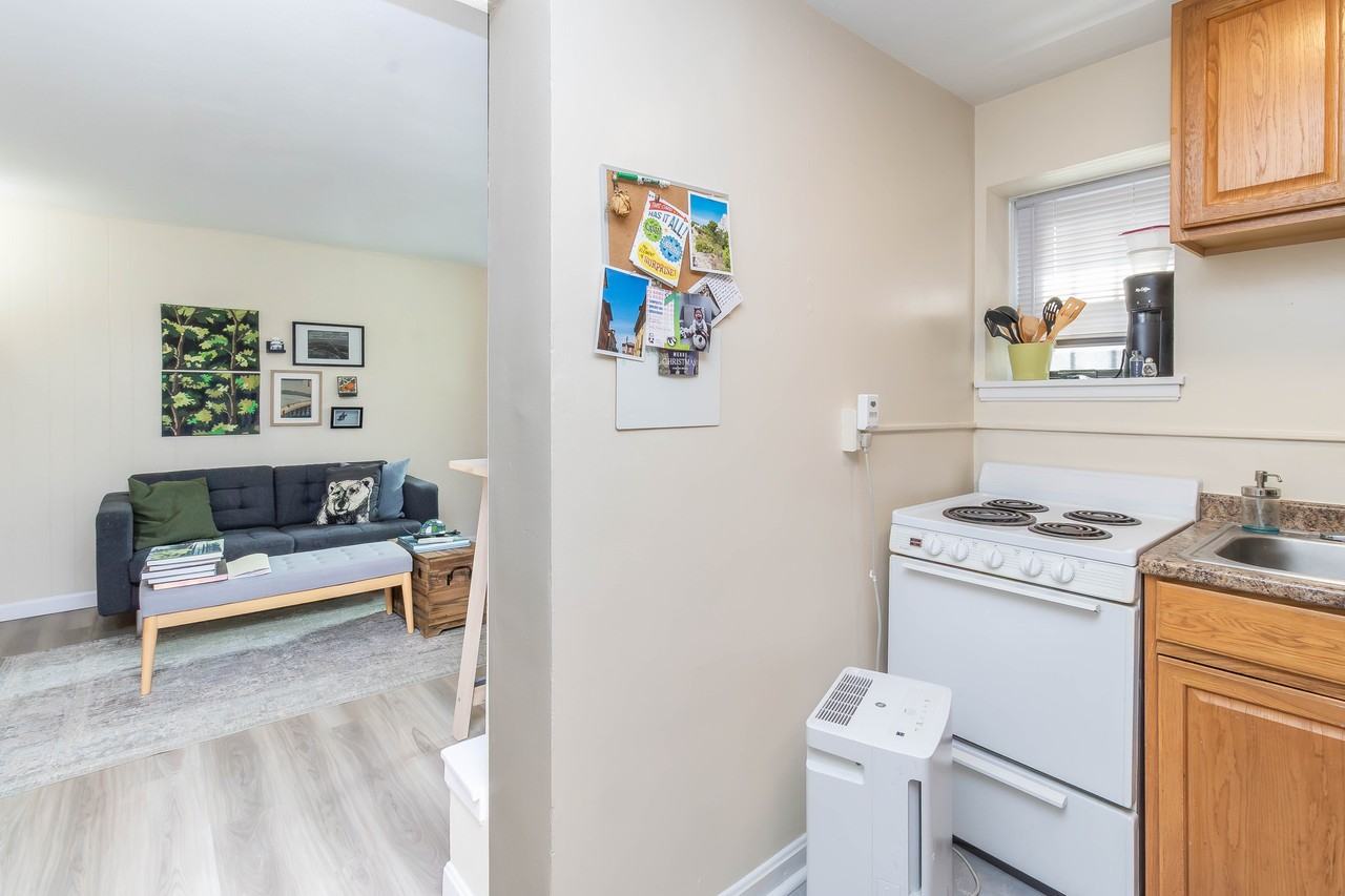 1242 Commonwealth Ave #12 - Photo 3 of 12