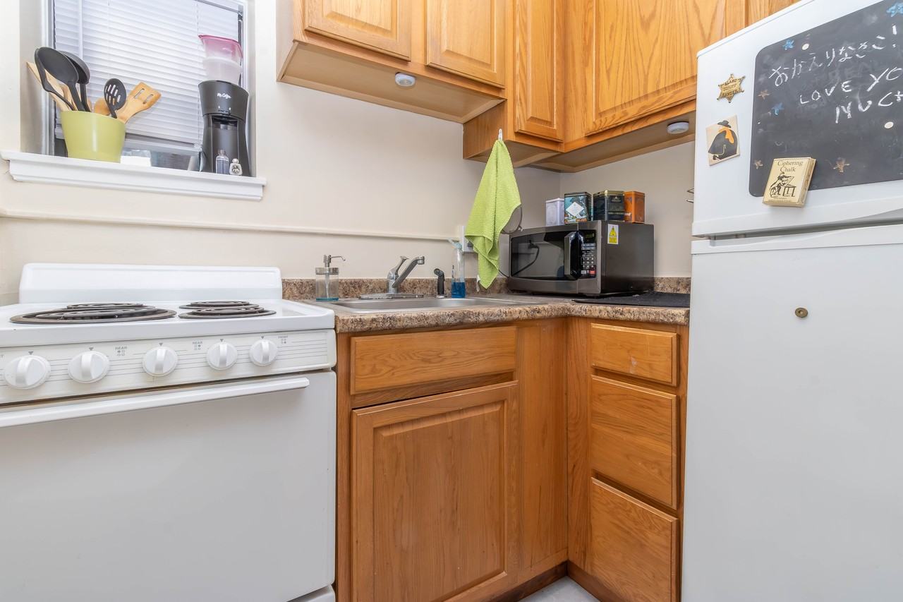 1242 Commonwealth Ave #12 - Photo 4 of 12