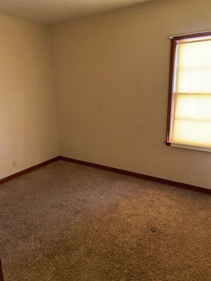1213 4th St S - Photo 4 of 11