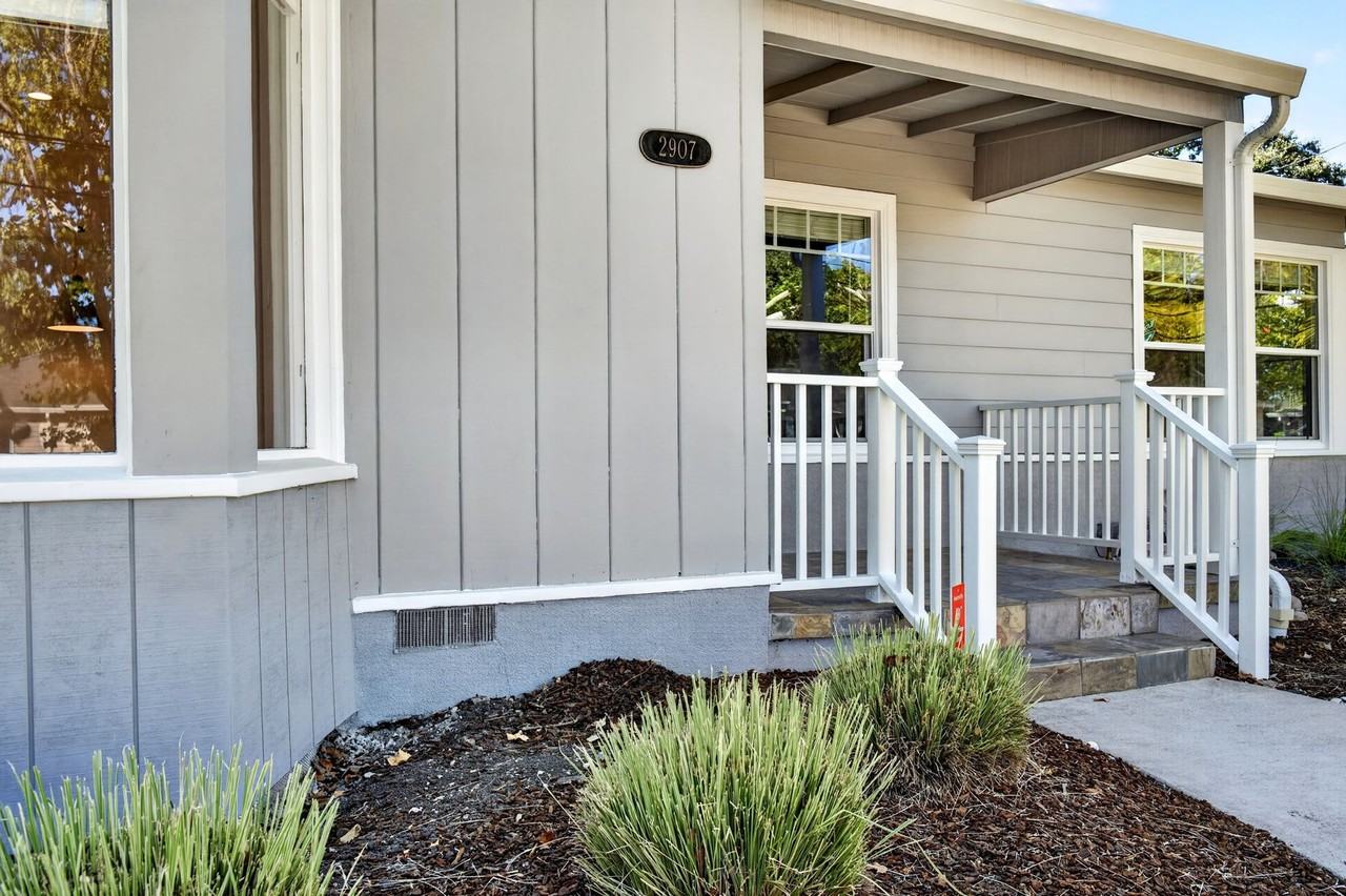 2907 Eccleston Ave - Photo 3 of 50