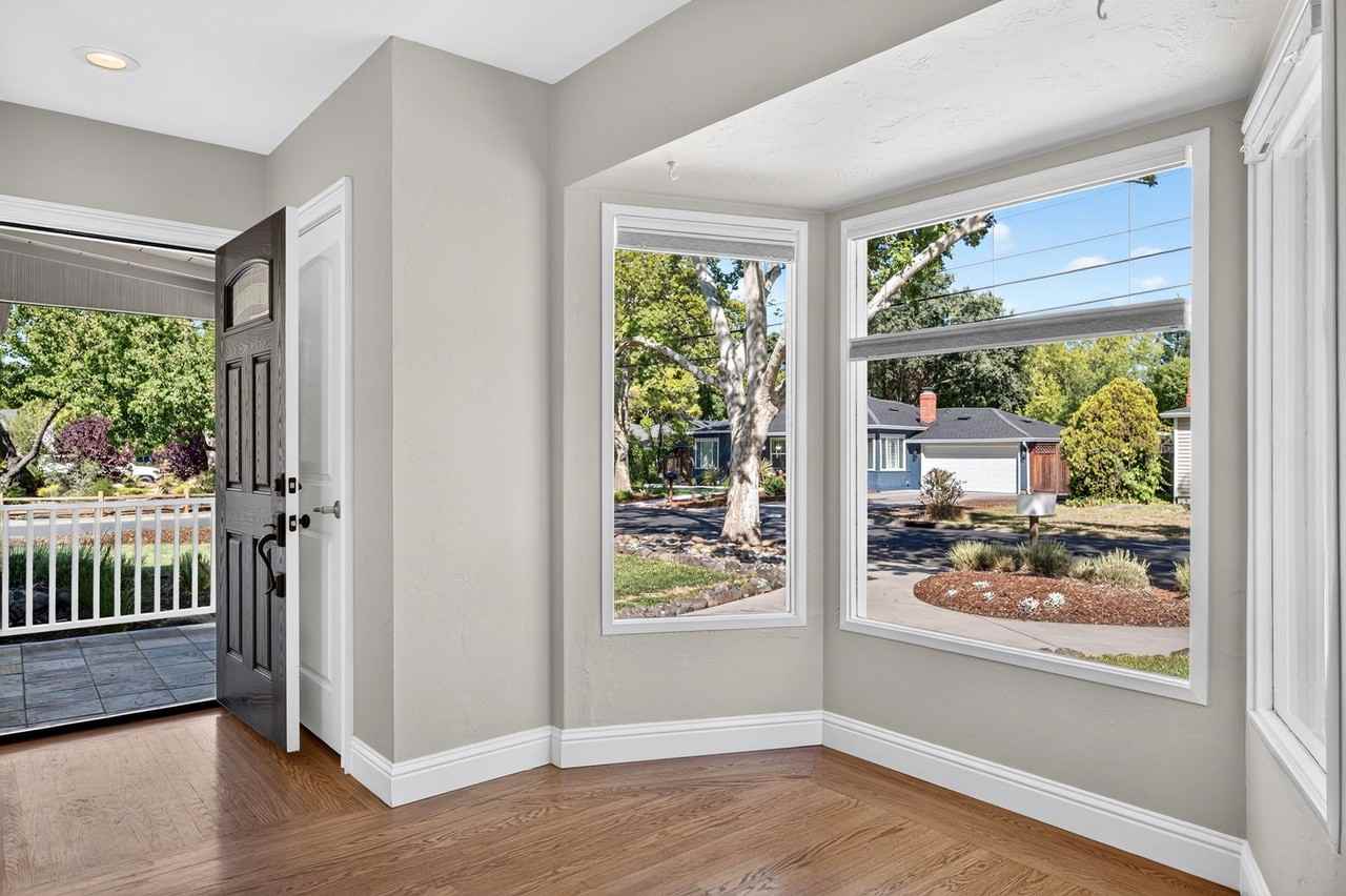 2907 Eccleston Ave - Photo 6 of 50