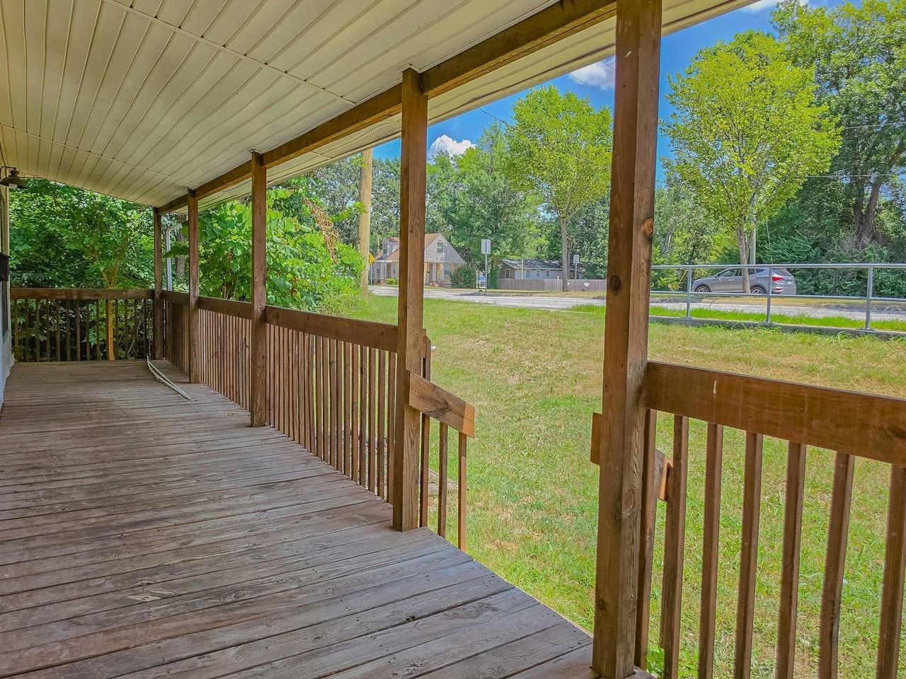 1505 N Garland Ave - Photo 2 of 17