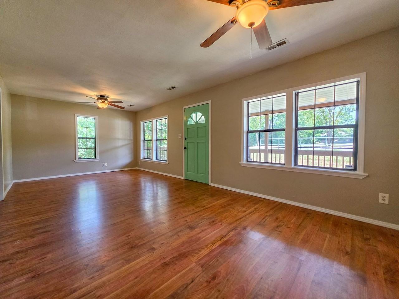 1505 N Garland Ave - Photo 3 of 17